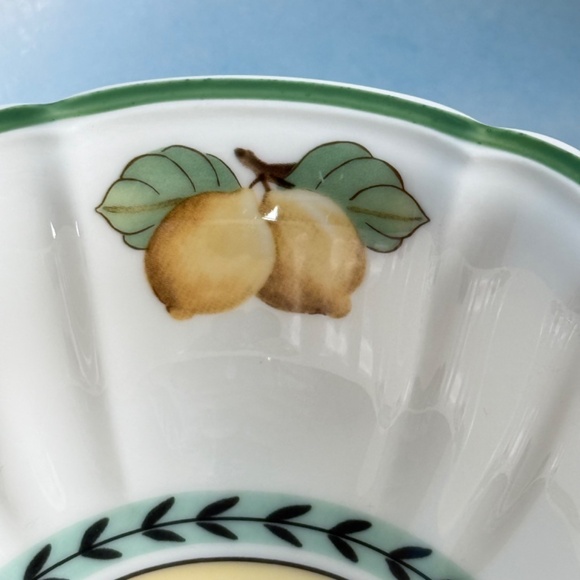 VILLEROY & BOCH Porcelain Serving Bowl FRENCH GARDEN Fluted Scalloped Germany A - Picture 4 of 5